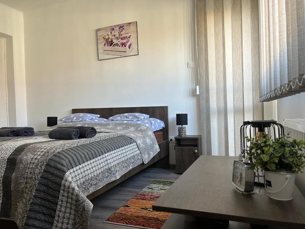 Eros Apartman Hajduszoboszlo Exterior photo