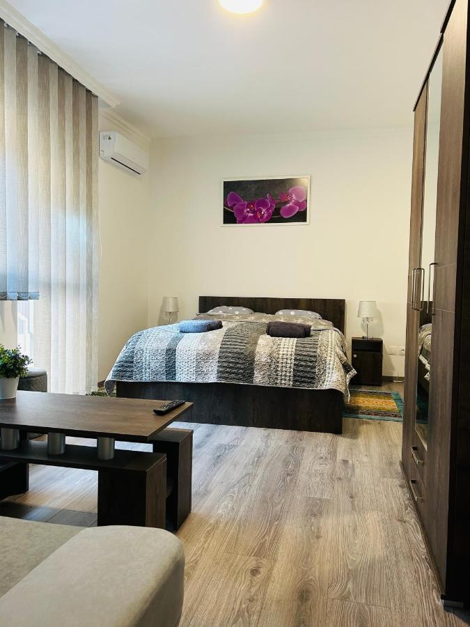 Eros Apartman Hajduszoboszlo Exterior photo