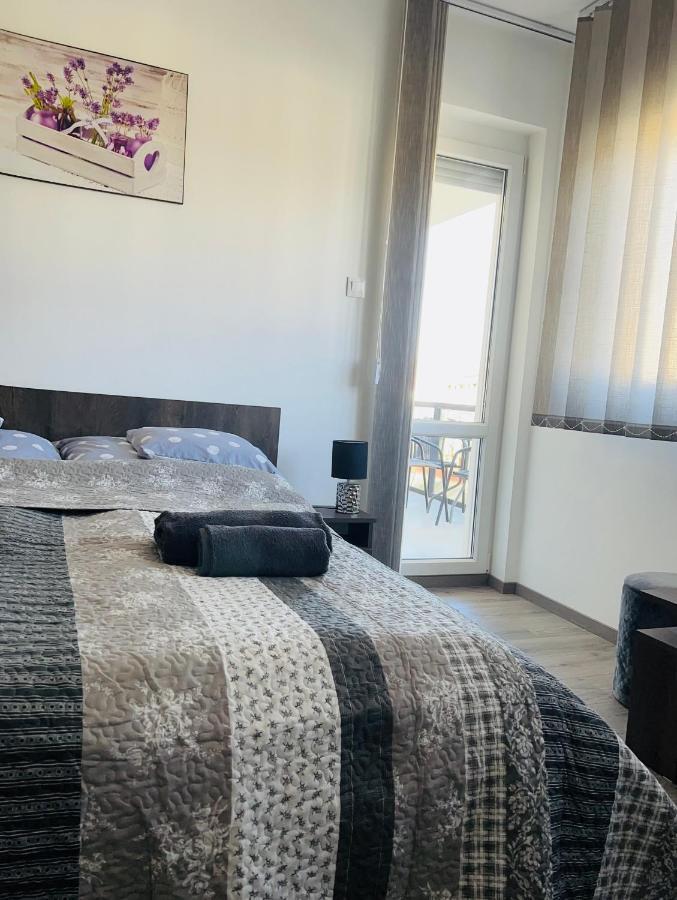 Eros Apartman Hajduszoboszlo Exterior photo