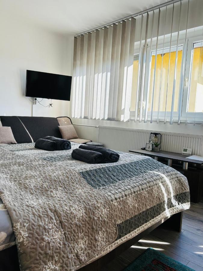 Eros Apartman Hajduszoboszlo Exterior photo